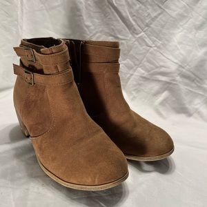 American Eagle 6.5 Brown Booties with heel Preowned